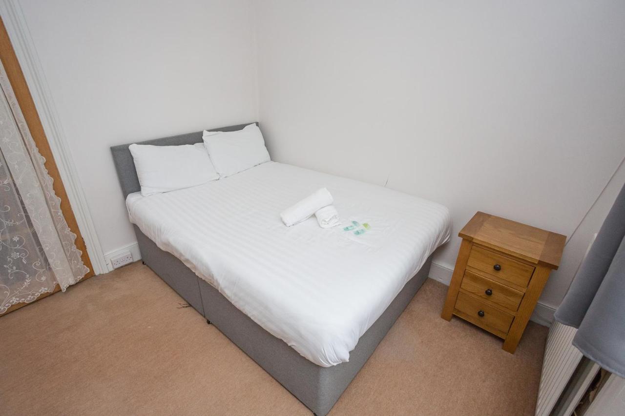 Luke Stays - Tamworth Road Newcastle-upon-Tyne Extérieur photo